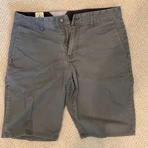 Volcom men’s grey shorts